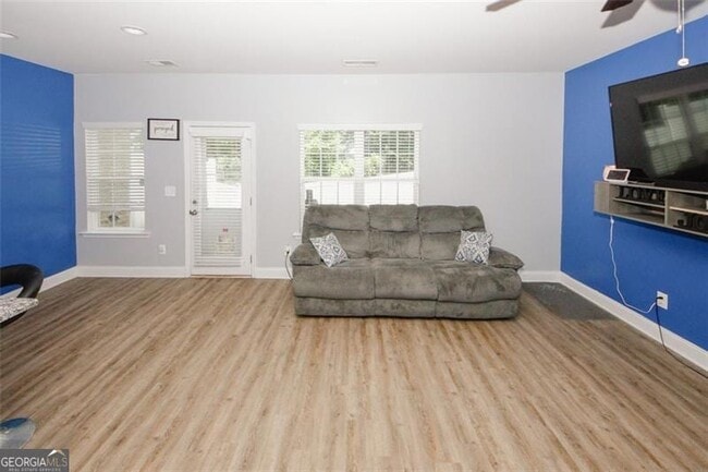 Building Photo - 10162 Benton Woods Dr