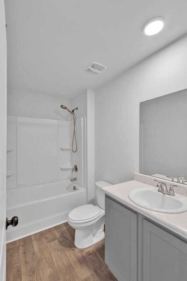 Building Photo - Holly Ridge House for Rent with Water View!