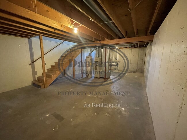Building Photo - 328 Olive St