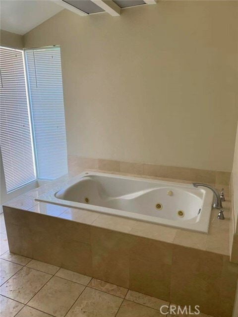 Building Photo - 3400 Hawkwood Rd