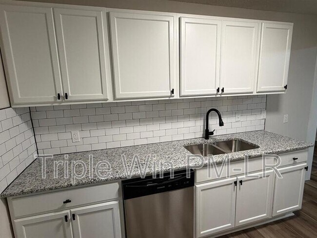 Building Photo - 8010 Westwood Ave