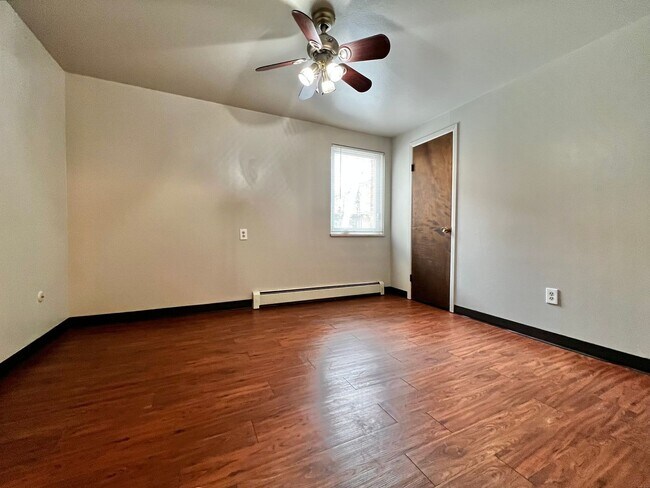 Building Photo - Mathews634 (KC-JF-NB)