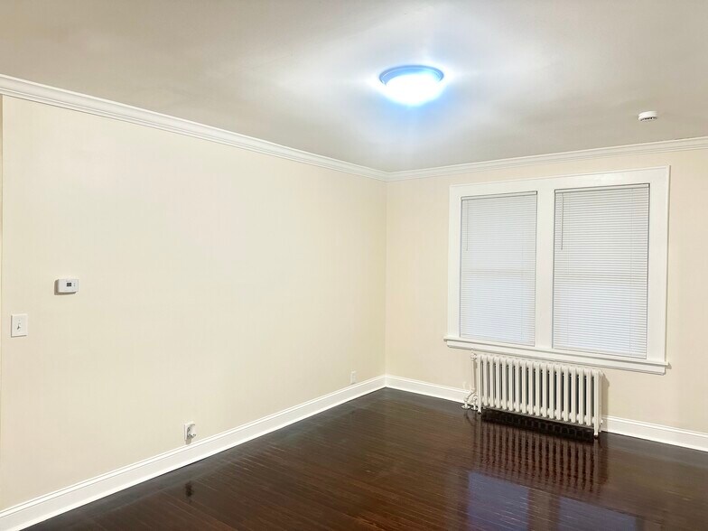 Building Photo - 67 Tremont Ave