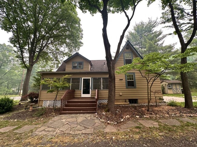 Building Photo - 3 bedrooms, 1.5 bath