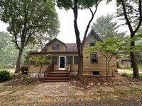 Building Photo - 3 bedrooms, 1.5 bath