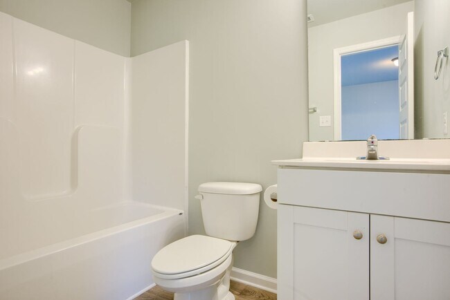 Building Photo - Charming 2-Bed, 2.5-Bath Townhome