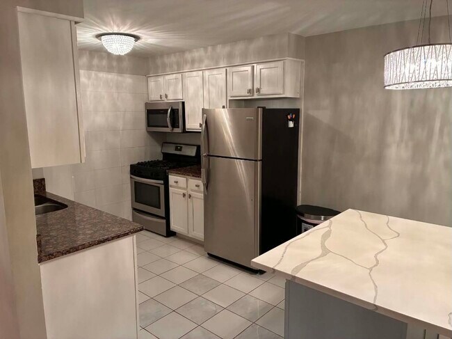 Building Photo - 9440 S 79th Ct