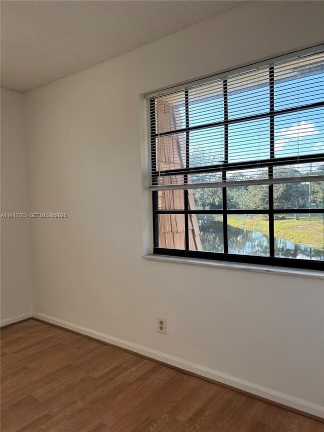 Building Photo - 4171 Oak Terrace Dr