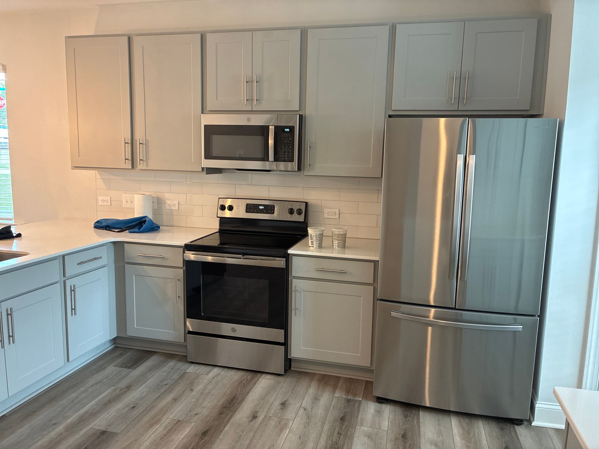 Building Photo - Room in Townhome on Old Grove Ln
