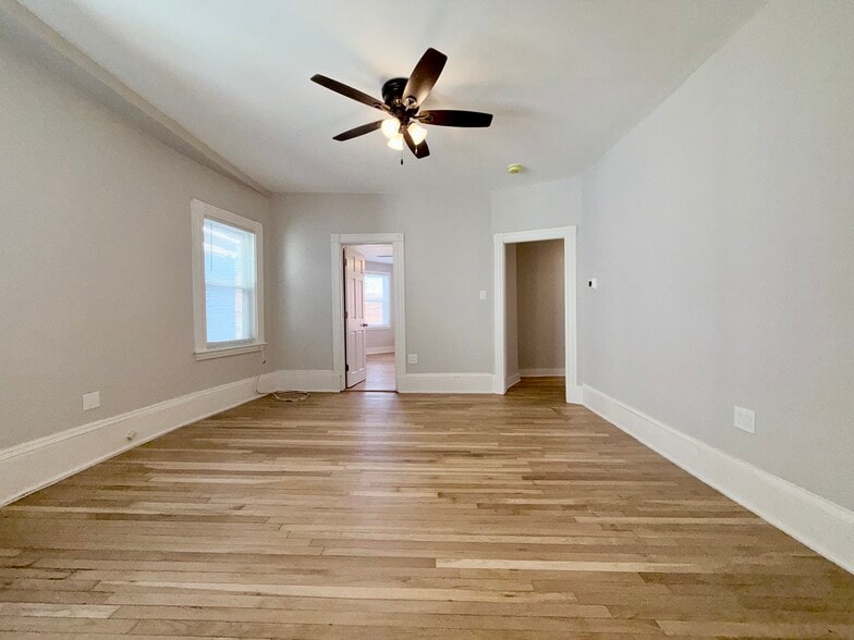 Building Photo - 13 Gladstone St