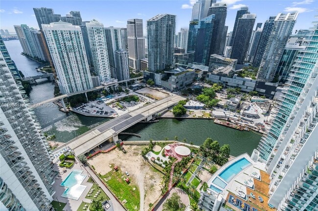 Building Photo - 90 SW 3rd St