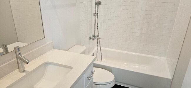 Building Photo - 712 Cage St