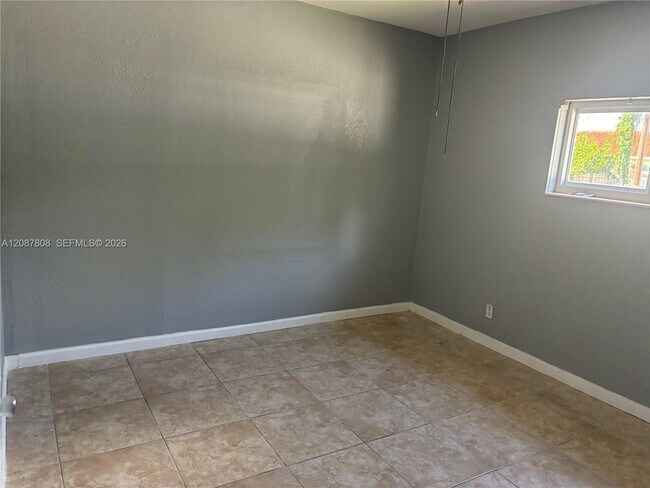 Building Photo - 6124 SW 38th St
