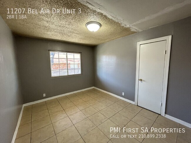 Building Photo - Fourplex two bedroom unit is ready to move...