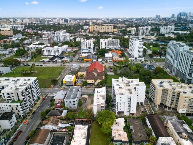 Building Photo - 650 SW 1st St