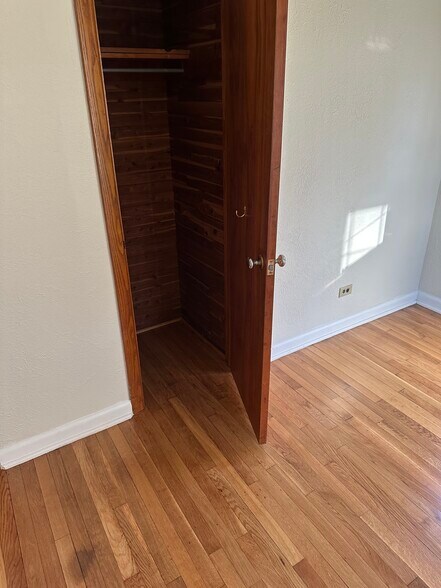 Building Photo - 133 Hidden Cove