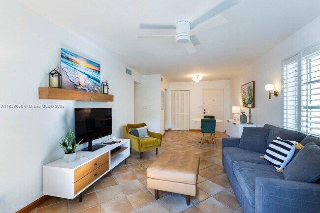 Building Photo - 1150 Madruga Ave