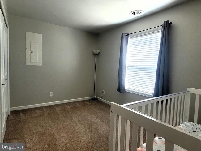 Building Photo - 124 Dickens Ln