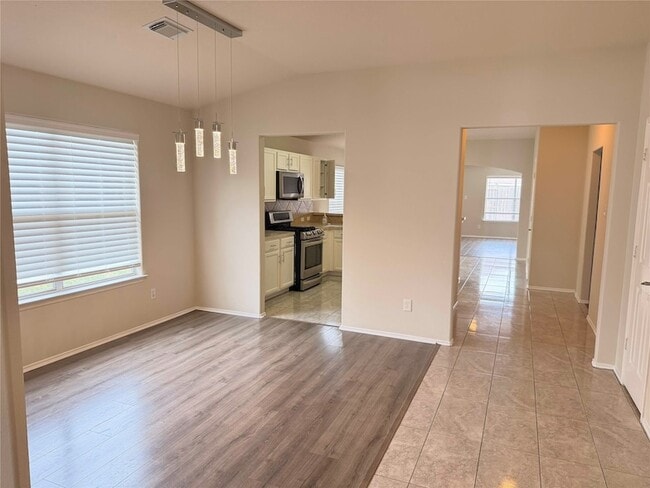 Building Photo - 631 Kiley Dr