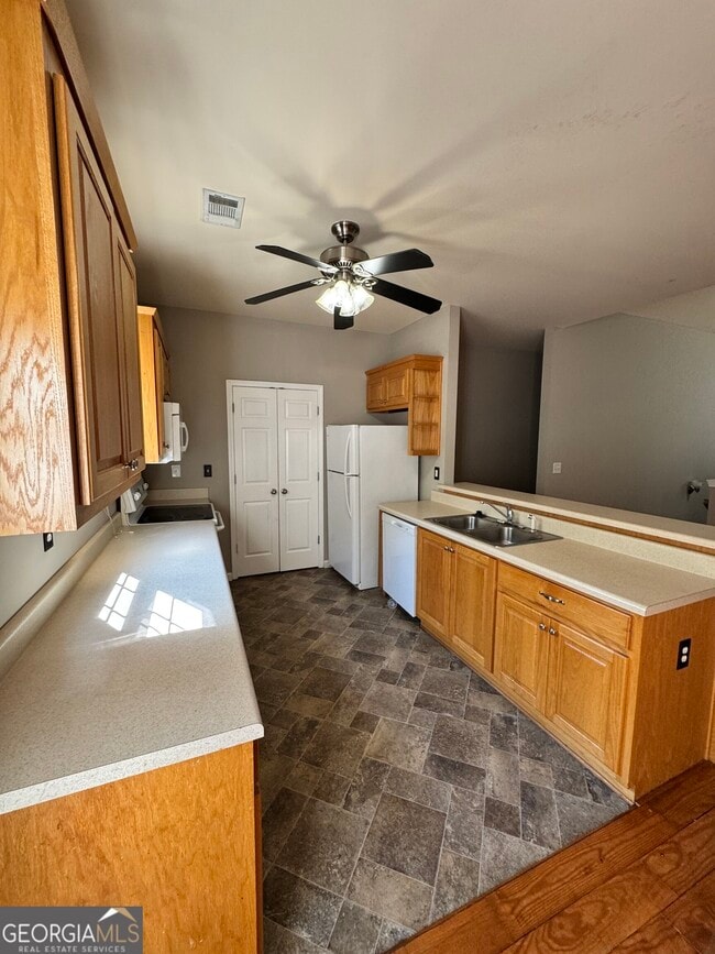 Building Photo - 376 Pointe Cir