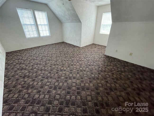 Building Photo - 4215 Suttle Pl