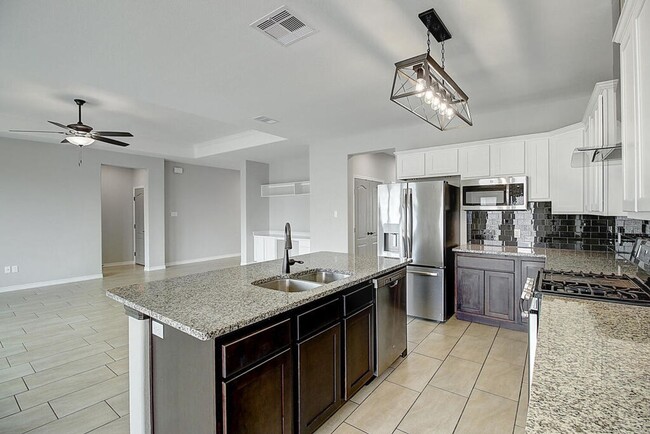 Building Photo - 3502 De Zavala St