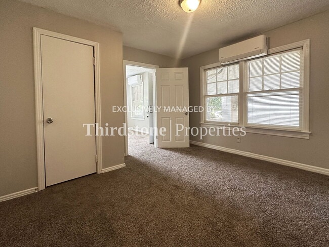 Building Photo - 7350 Linda Dr