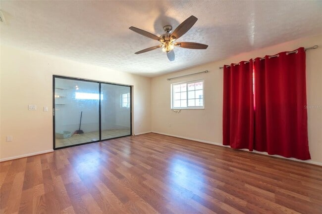 Building Photo - 5521 W Shr Dr