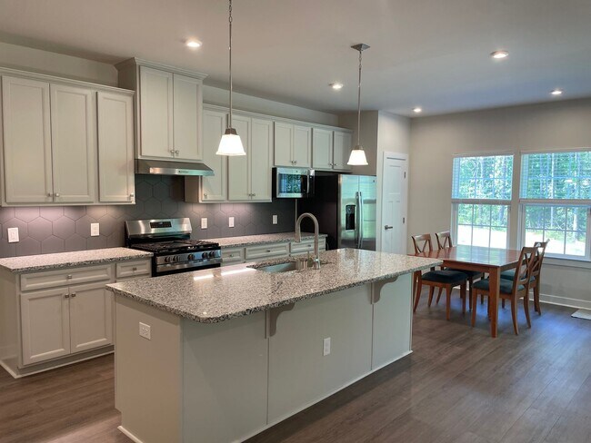 Building Photo - 2116 Sounders Ln NE