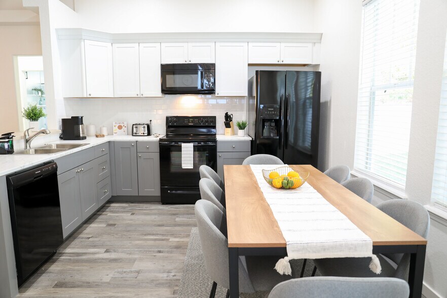 Building Photo - 1333 S Madison Ave