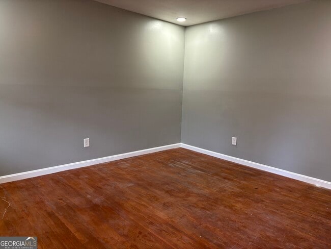 Building Photo - 979 Cone Rd