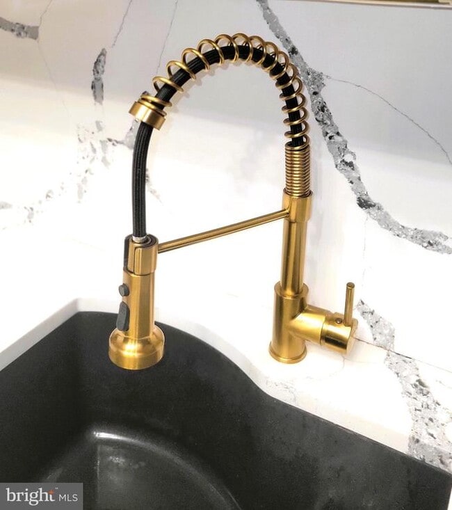 Building Photo - 202 Edgewood St