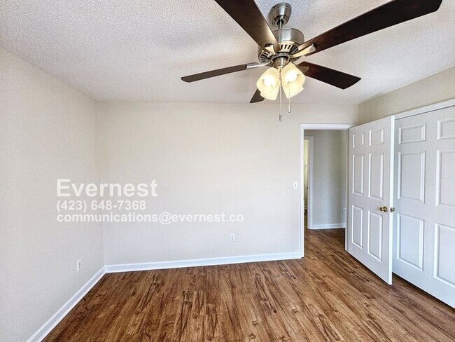 Building Photo - 3-Bedroom, 2-Bath Home with Modern Applian...
