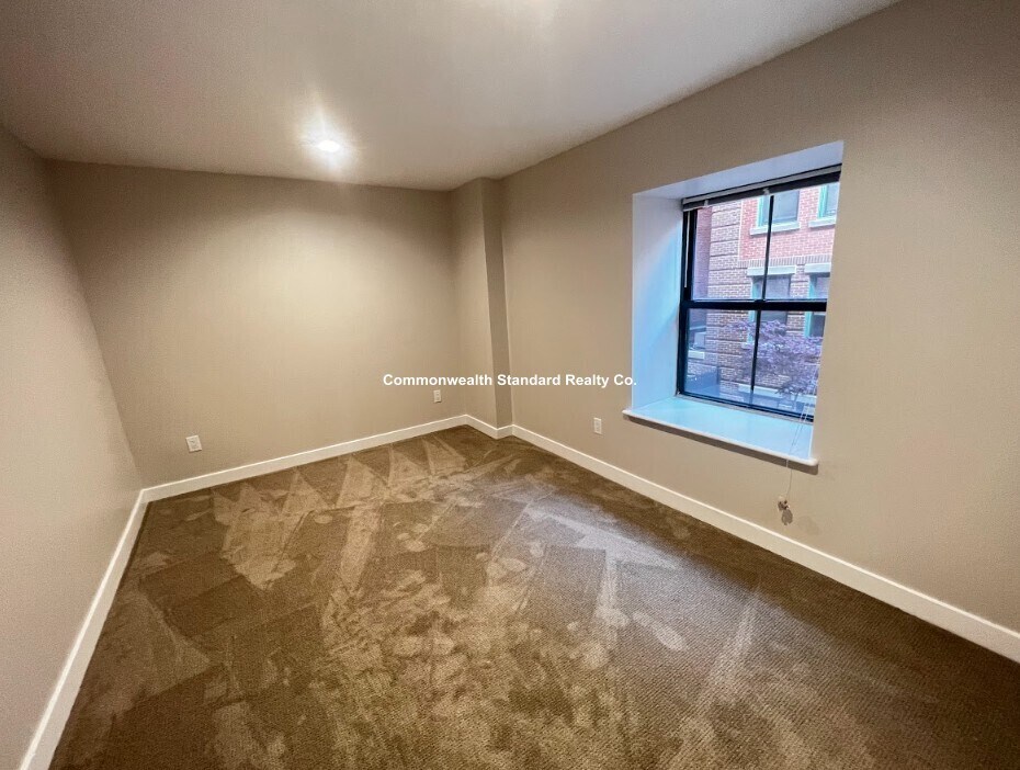 Building Photo - 1661-1663 Washington St. Unit 206