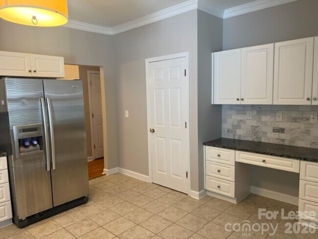 Building Photo - 306 Armour St