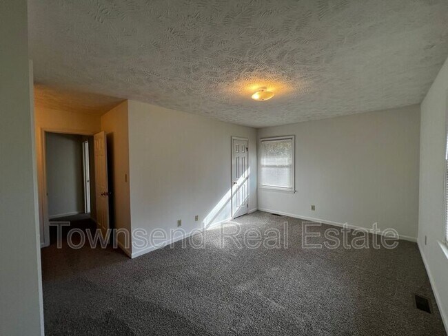 Building Photo - 1016 Ancestry Dr