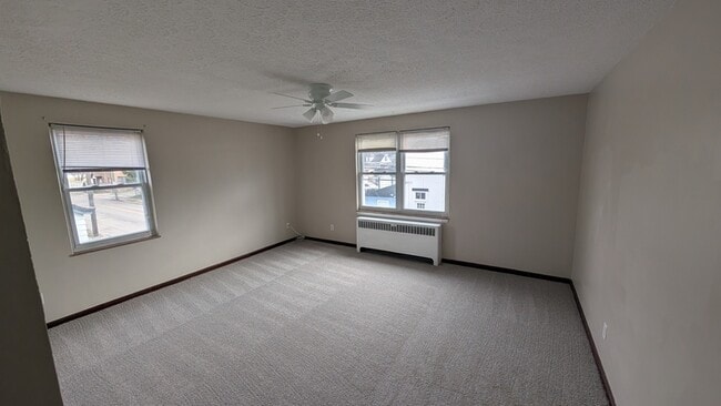 Building Photo - 302 W Vine St