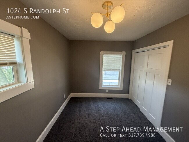 Building Photo - 1024 S Randolph St