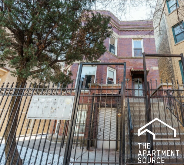 Building Photo - 3531 W Dickens Ave