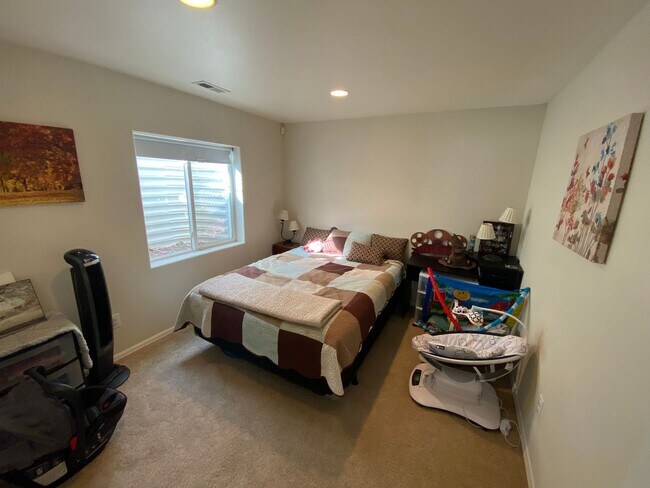 Building Photo - Nice 4 Bed 2 Bath Home Close to Ft Carson!!!