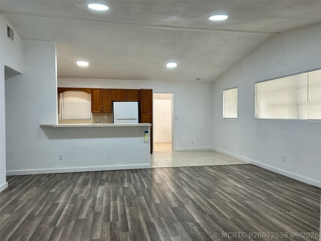 Building Photo - 417 SW 25th Terrace