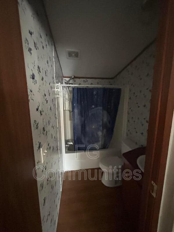 Building Photo - 141 Sunnybrook Ln