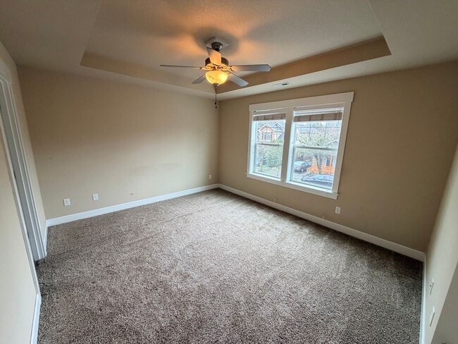 Building Photo - 4bed/2.5 Bath Craftsman in Kenton