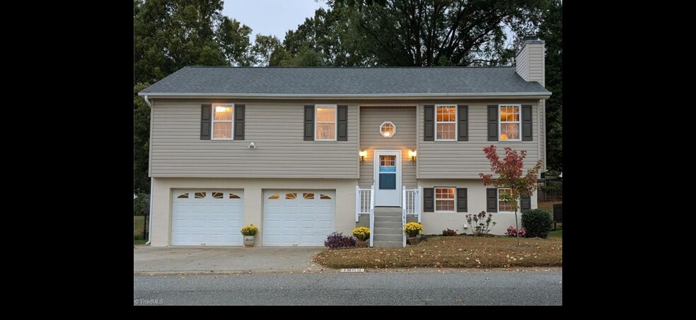 Building Photo - 1859 Camden Forest Dr