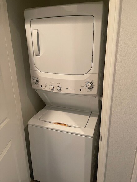 Building Photo - 34882 Kingsnake Ave