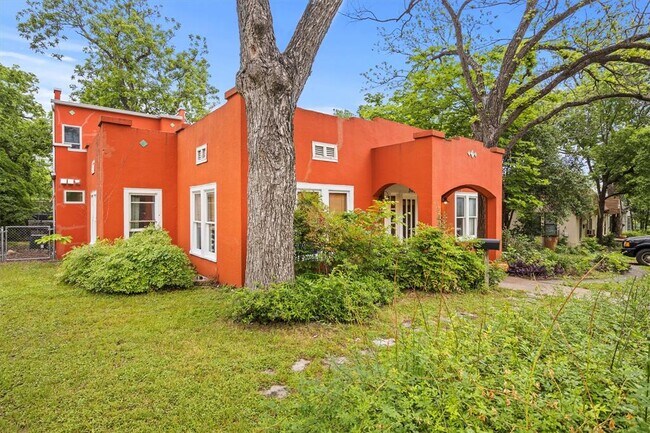 Building Photo - 508 E 38th 1/2 St