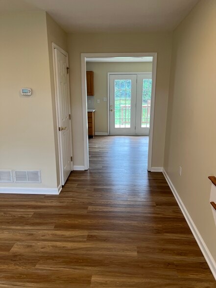 Building Photo - 4171 Kittatinny Dr