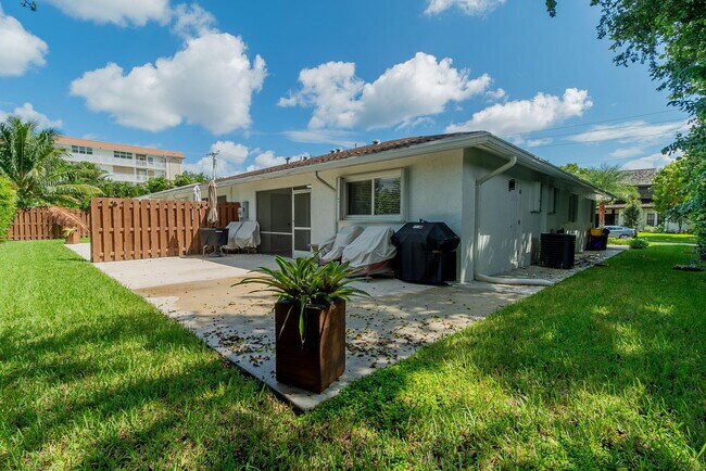 Building Photo - 2914 Spanish Trail