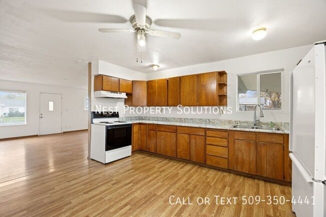 Building Photo - 634 S Ironwood Dr