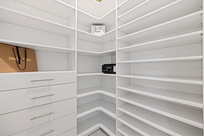 Building Photo - 6507 Clairborne Ln